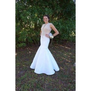 White Vienna Size 2 Mermaid dress